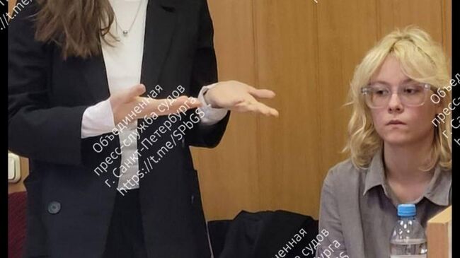Певица Диана Логинова (Наоко) в Дзержинском суде Санкт-Петербурга