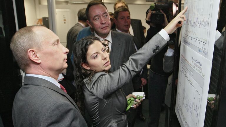 Медведев: команда канала RT доказала, что верность принципам ведет к результатам