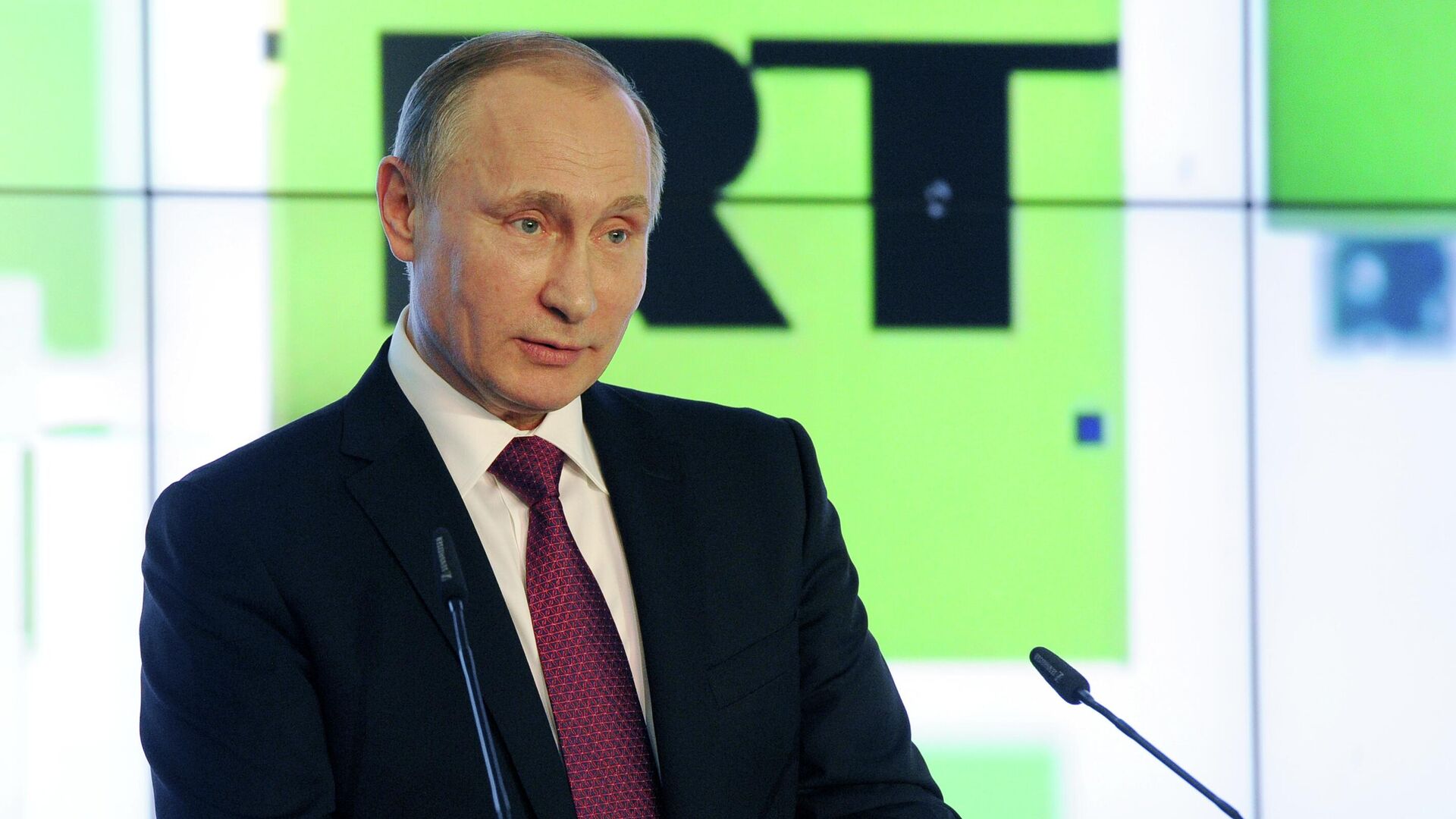 Путин: миллионы людей на планете все больше и больше смотрят и слушают RT