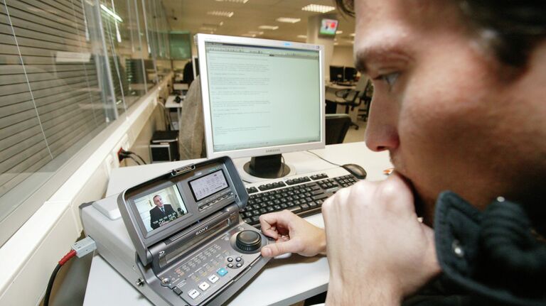 Медведев: команда канала RT доказала, что верность принципам ведет к результатам