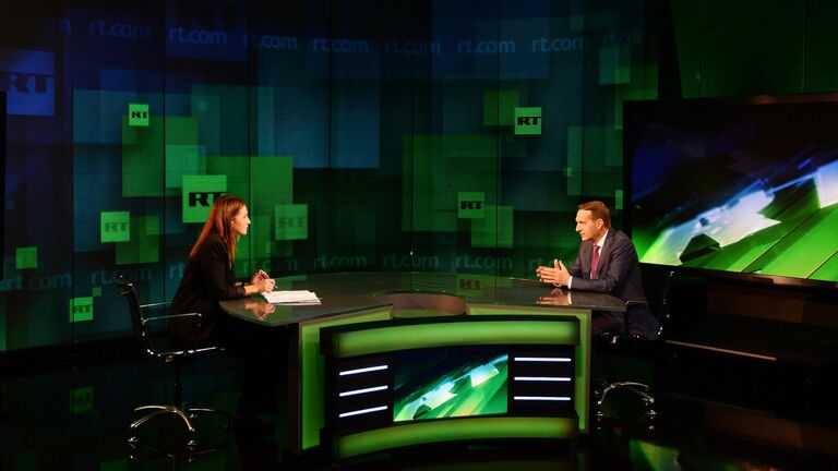 Медведев: команда канала RT доказала, что верность принципам ведет к результатам