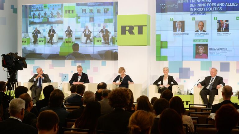 Медведев: команда канала RT доказала, что верность принципам ведет к результатам