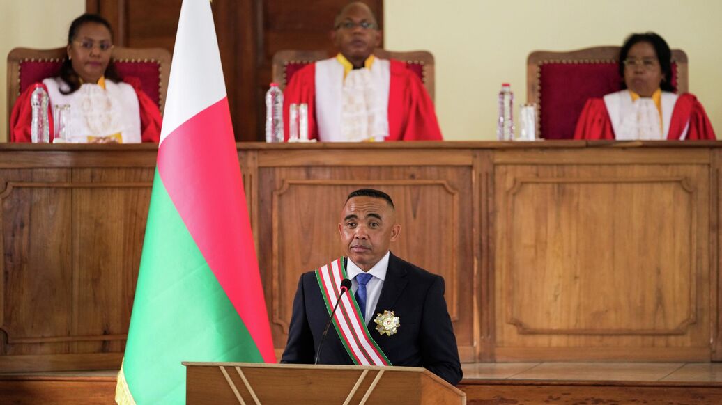 Новый лидер Мадагаскара Рандрианирина принес президентскую присягу