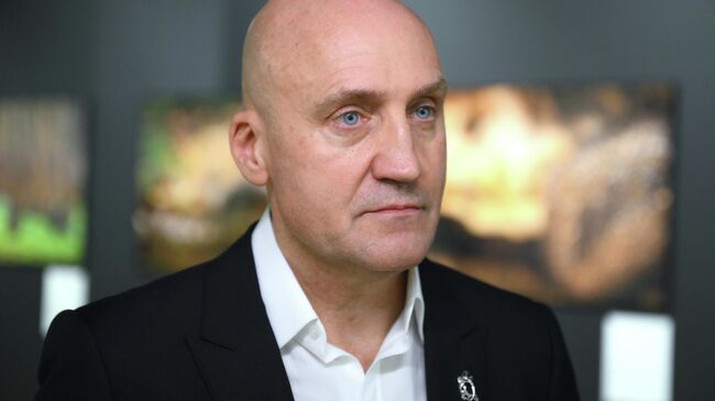 Президент фестиваля Золотая Черепаха Андрей Сухинин на открытии XIX Международного фестиваля дикой природы Золотая черепаха в Новой Третьяковке в Москве Президент фестиваля Золотая Черепаха Андрей Сухинин на открытии XIX Международного фестиваля дикой природы Золотая черепаха в Новой Третьяковке в Москве