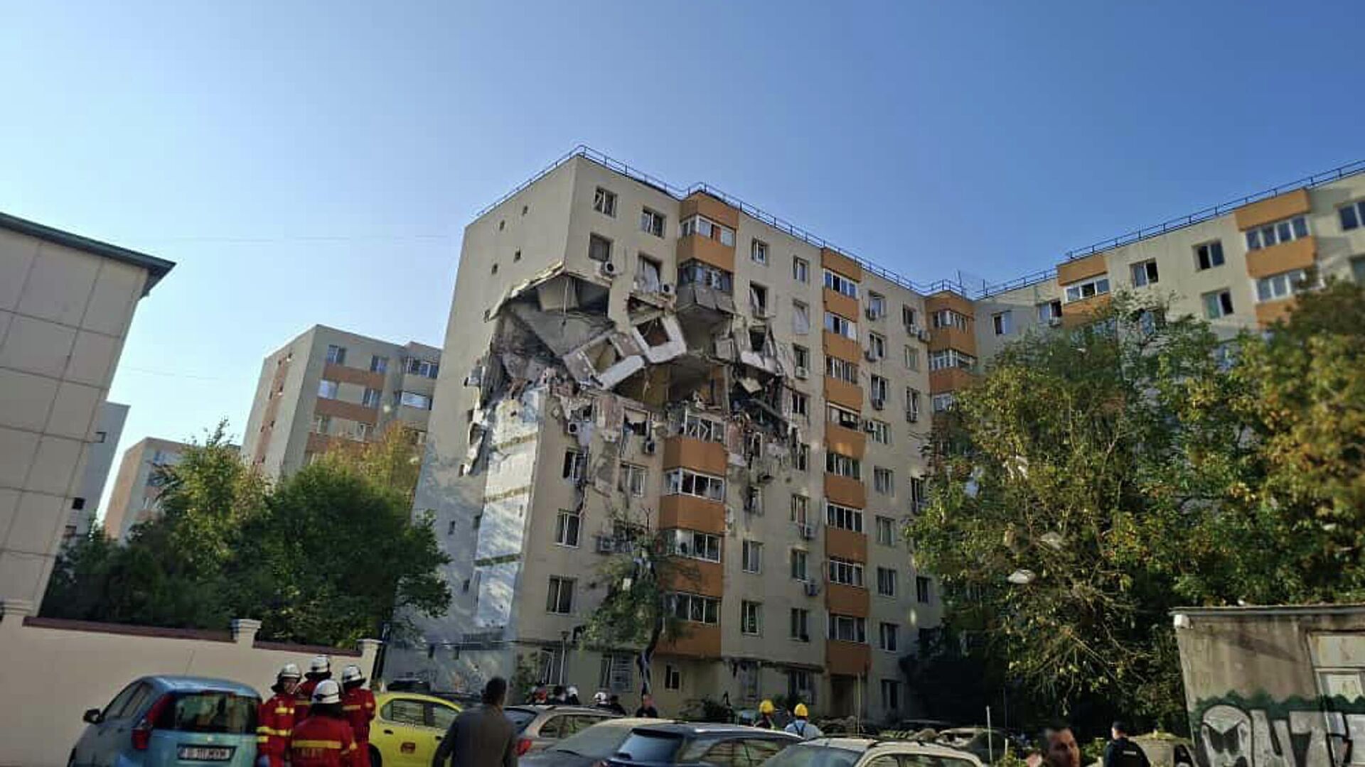 Последствия взрыва в жилом доме в районе Рахова в Бухаресте - РИА Новости, 1920, 17.10.2025
