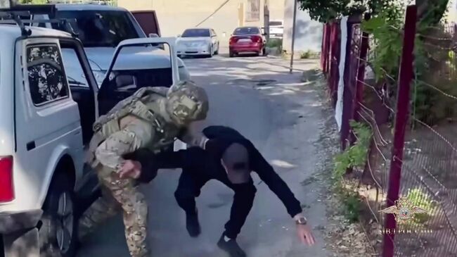 Кадры задержания мужчины, заказавшего двух пасторов на Кубани