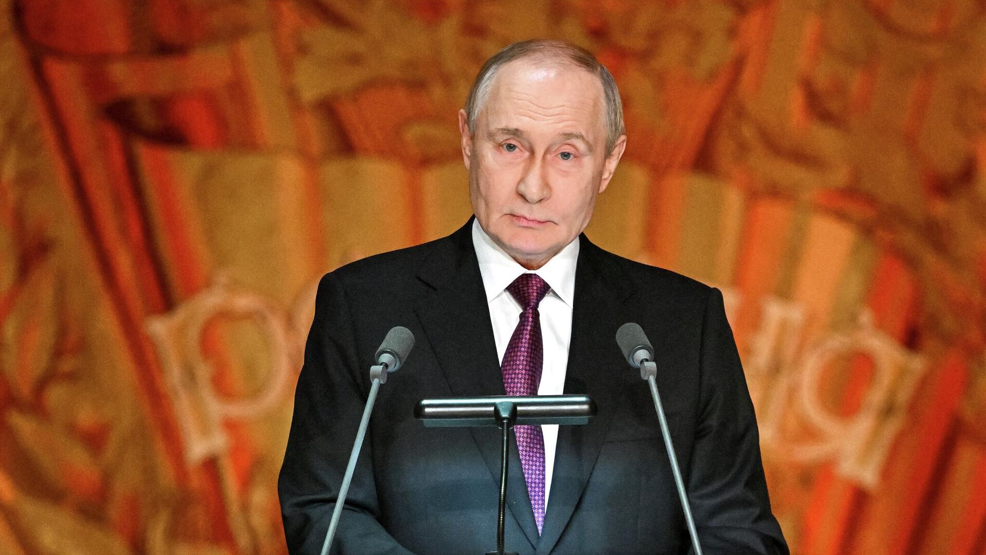 Президент РФ Владимир Путин на праздновании 20-летия международного телеканала RT в Большом театре в Москве. 17 октября 2025 Президент РФ Владимир Путин на праздновании 20-летия международного телеканала RT в Большом театре в Москве. 17 октября 2025 - РИА Новости, 1920, 17.10.2025