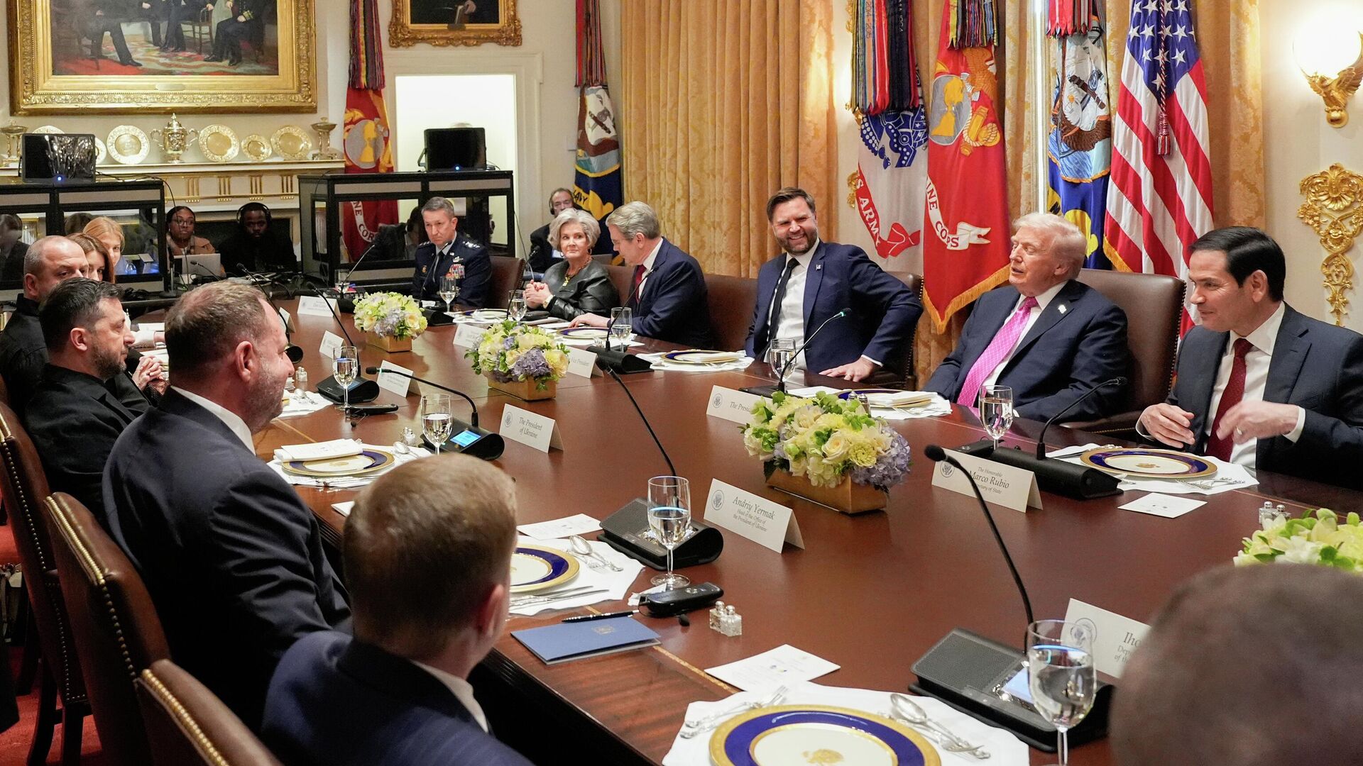 Встреча Дональда Трампа и Владимира Зеленского в Вашингтоне. 17 октября 2025 - РИА Новости, 1920, 18.10.2025