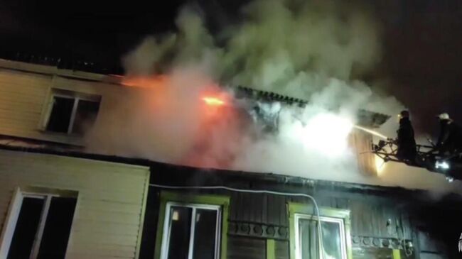 Ликвидация пожара в многоквартирном доме в Новосибирске. 17 октября 2025