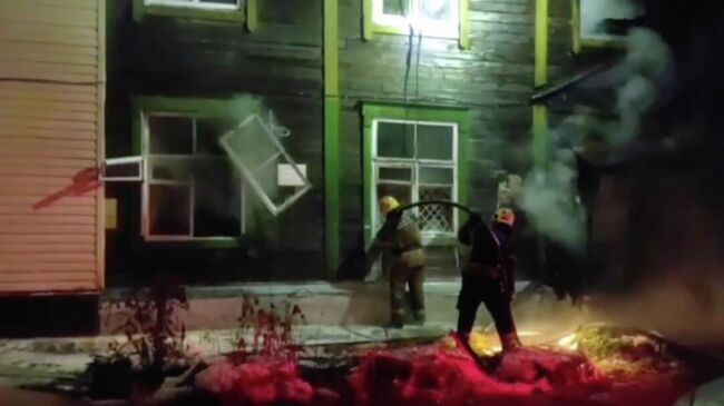 Ликвидация пожара в многоквартирном доме в Новосибирске