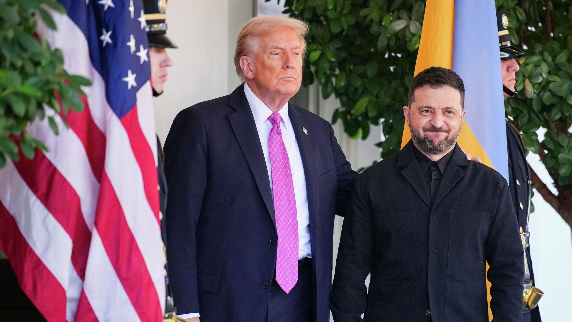 Трамп на встрече с Зеленским призвал его принять условия России, пишут СМИ
