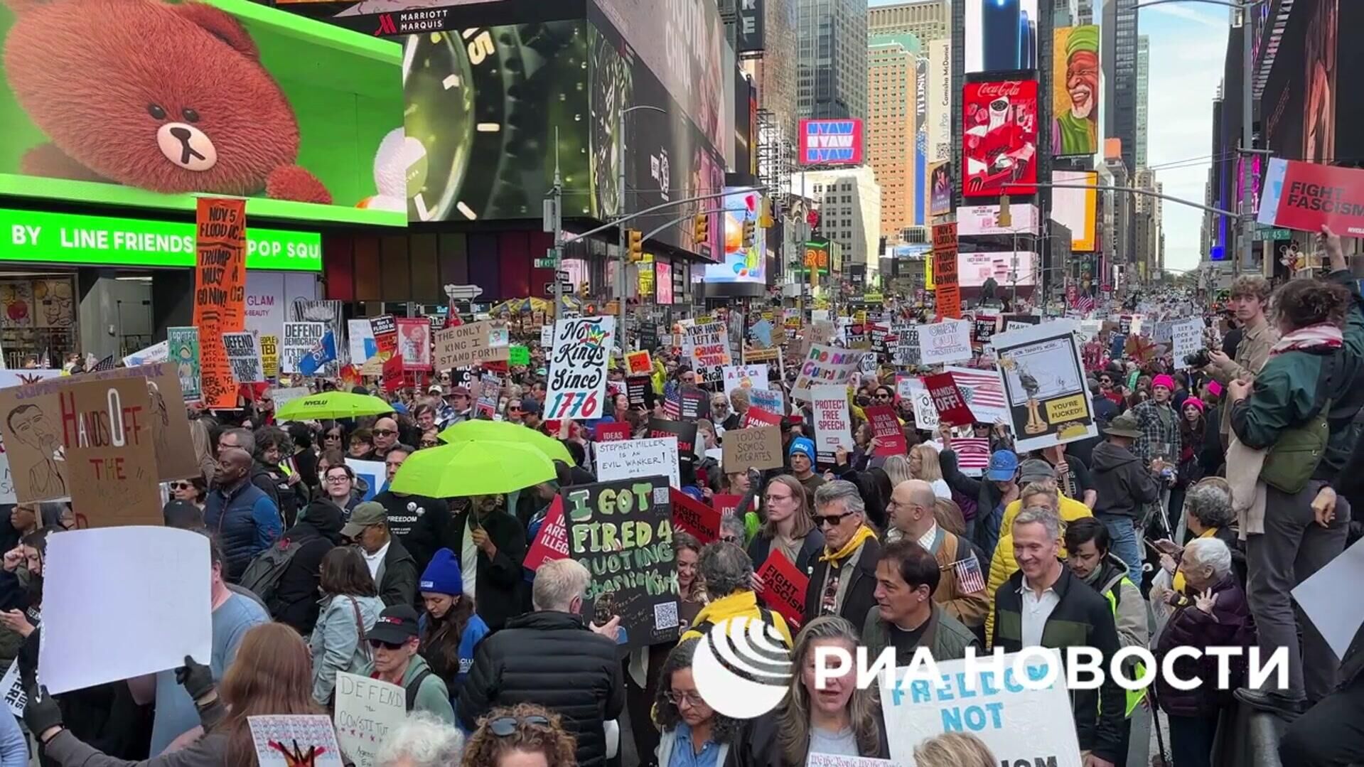 Антиправительственная акция в центре Нью-Йорка Антиправительственная акция в центре Нью-Йорка - РИА Новости, 1920, 18.10.2025