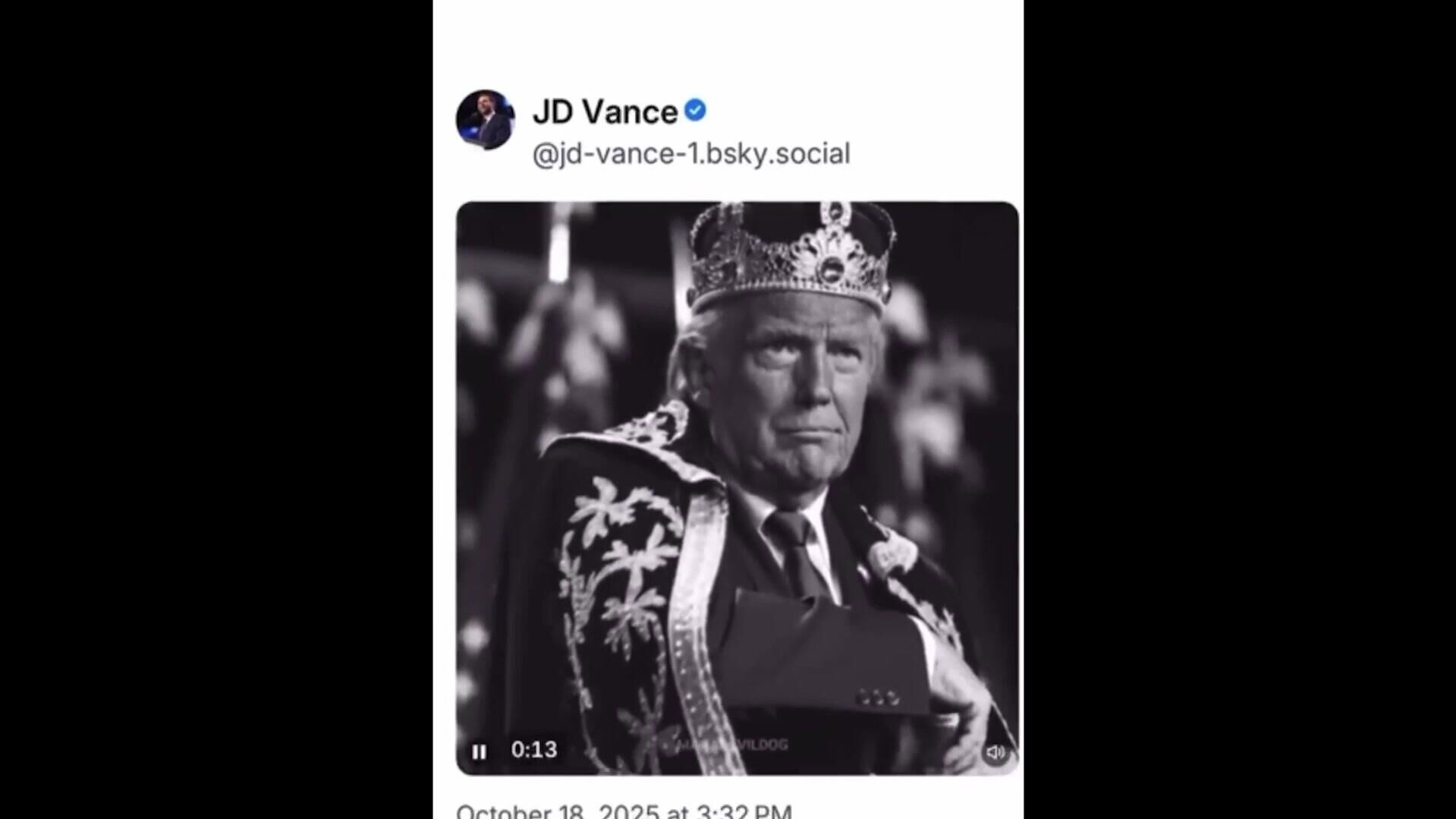 Трамп в образе монарха в ИИ-видео, опубликованном Вэнсом - РИА Новости, 1920, 19.10.2025