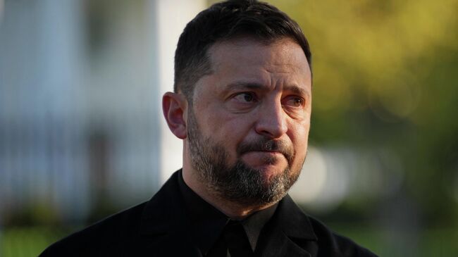 Владимир Зеленский во время пресс-конференции по итогам встречи с Дональдом Трампом