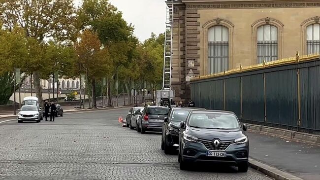 Обстановка у Лувра, где произошло ограбление