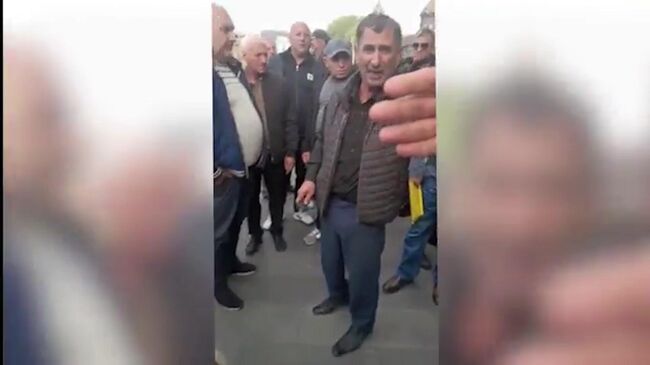 Обстановка у здания мэрии Гюмри