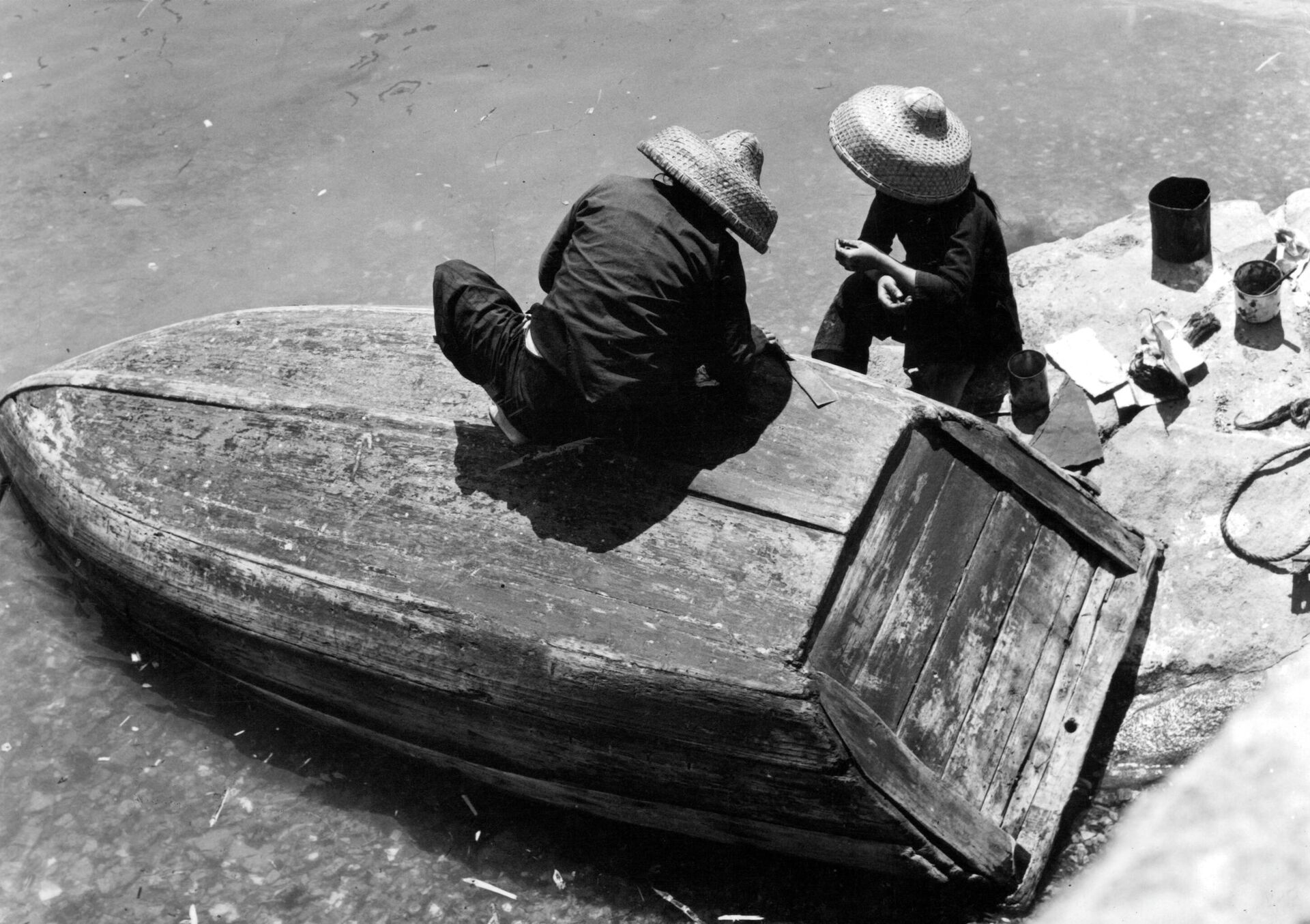 Ремонт лодки в Китае, 1940 год - РИА Новости, 1920, 20.10.2025