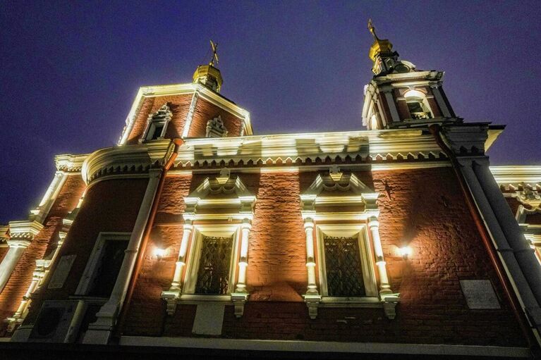 Храм Святых Апостолов Петра и Павла у Яузских ворот Храм Святых Апостолов Петра и Павла у Яузских ворот