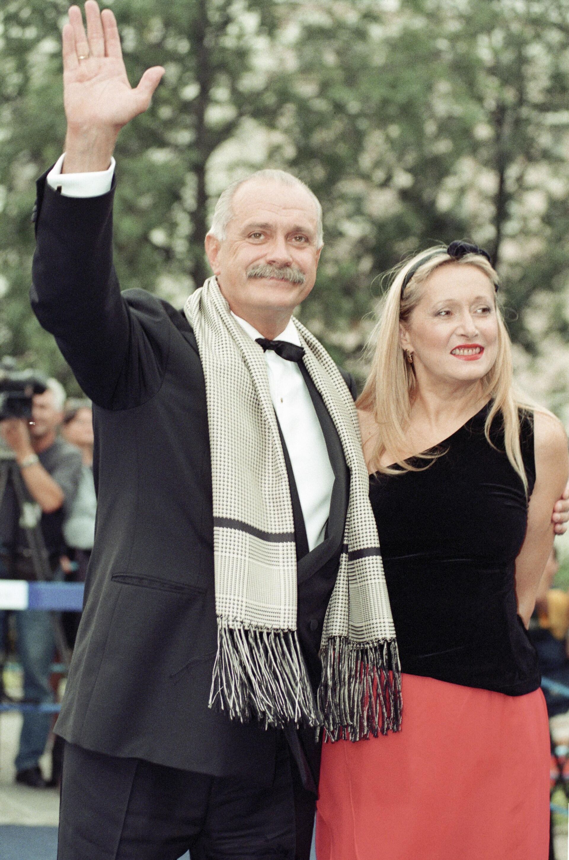 Кинорежиссер Никита Михалков с супругой Татьяной на XXI Московском международном кинофестивале Кинорежиссер Никита Михалков с супругой Татьяной на XXI Московском международном кинофестивале - РИА Новости, 1920, 31.10.2025