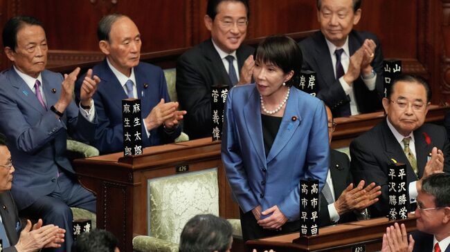 Премьер-министра Япони Санаэ Такаити в парламенте Токио