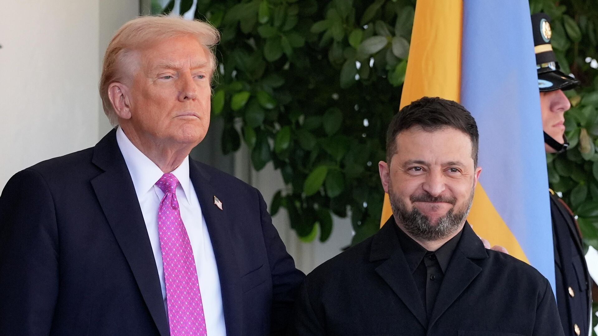 Трамп заявил Зеленскому, что судьба территорий его не интересует, пишет WSJ Трамп заявил Зеленскому, что судьба территорий его не интересует, пишет WSJ