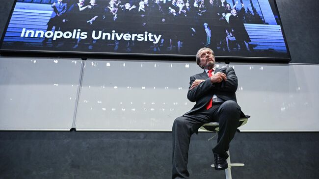 Отец Илона Маска