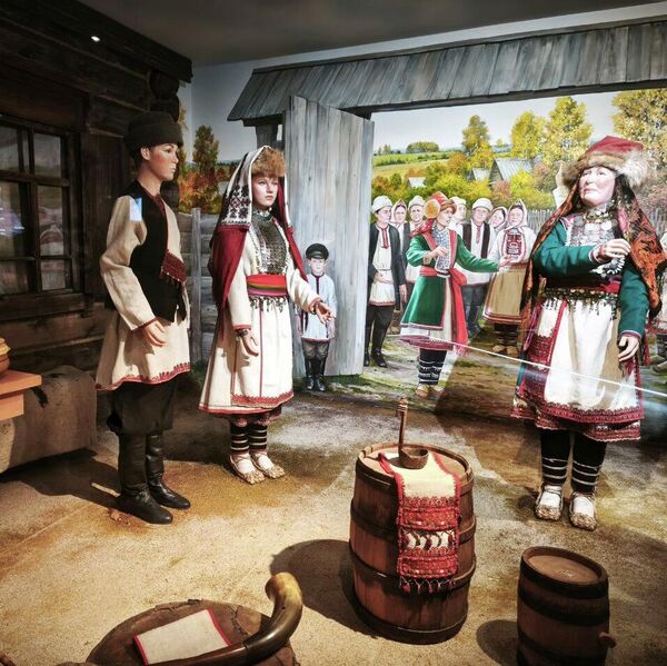 В музее Евсеева В музее Евсеева