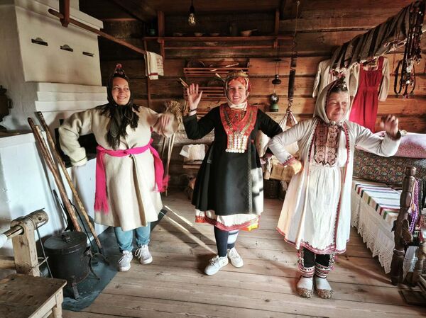 Туристки в Шоруньже Туристки в Шоруньже