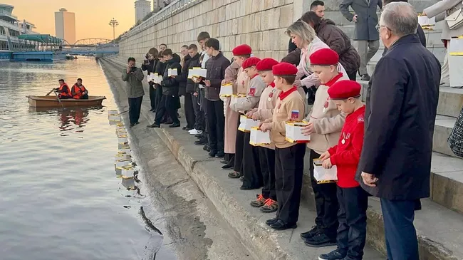 Патриотическая акция  Огонь благодарных сердец в Пхеньяне в честь подвига солдат КНДР в Курской области