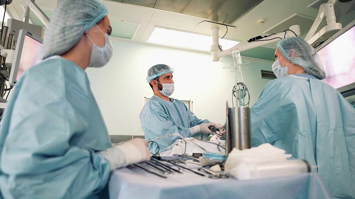 Врачи НИИ скорой помощи имени Склифосовского - РИА Новости, 1920, 11.12.2025