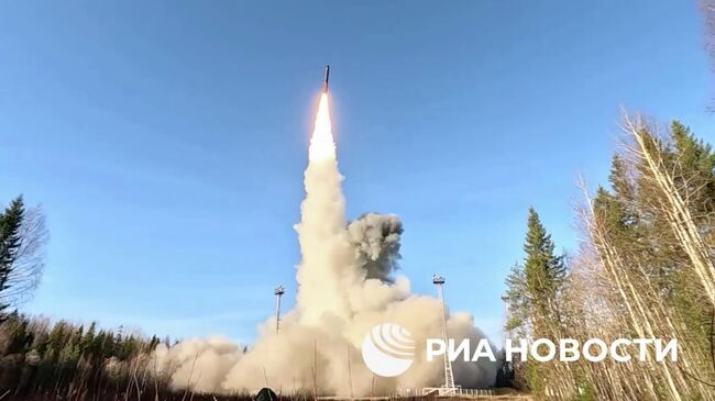 Пуск межконтинентальной баллистической ракеты Ярс