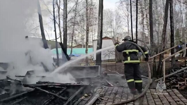 Пожар в экопарк-отеле в Красноярском крае. 22 октября 2025