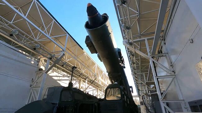 Пуск межконтинентальной баллистической ракеты Ярс в ходе тренировки стратегических ядерных сил Пуск межконтинентальной баллистической ракеты Ярс в ходе тренировки стратегических ядерных сил