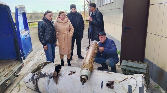 Заместитель председателя Новгородской областной Думы Ольга Борисова привезла части американских ракет, которые были сбиты в зоне СВО 