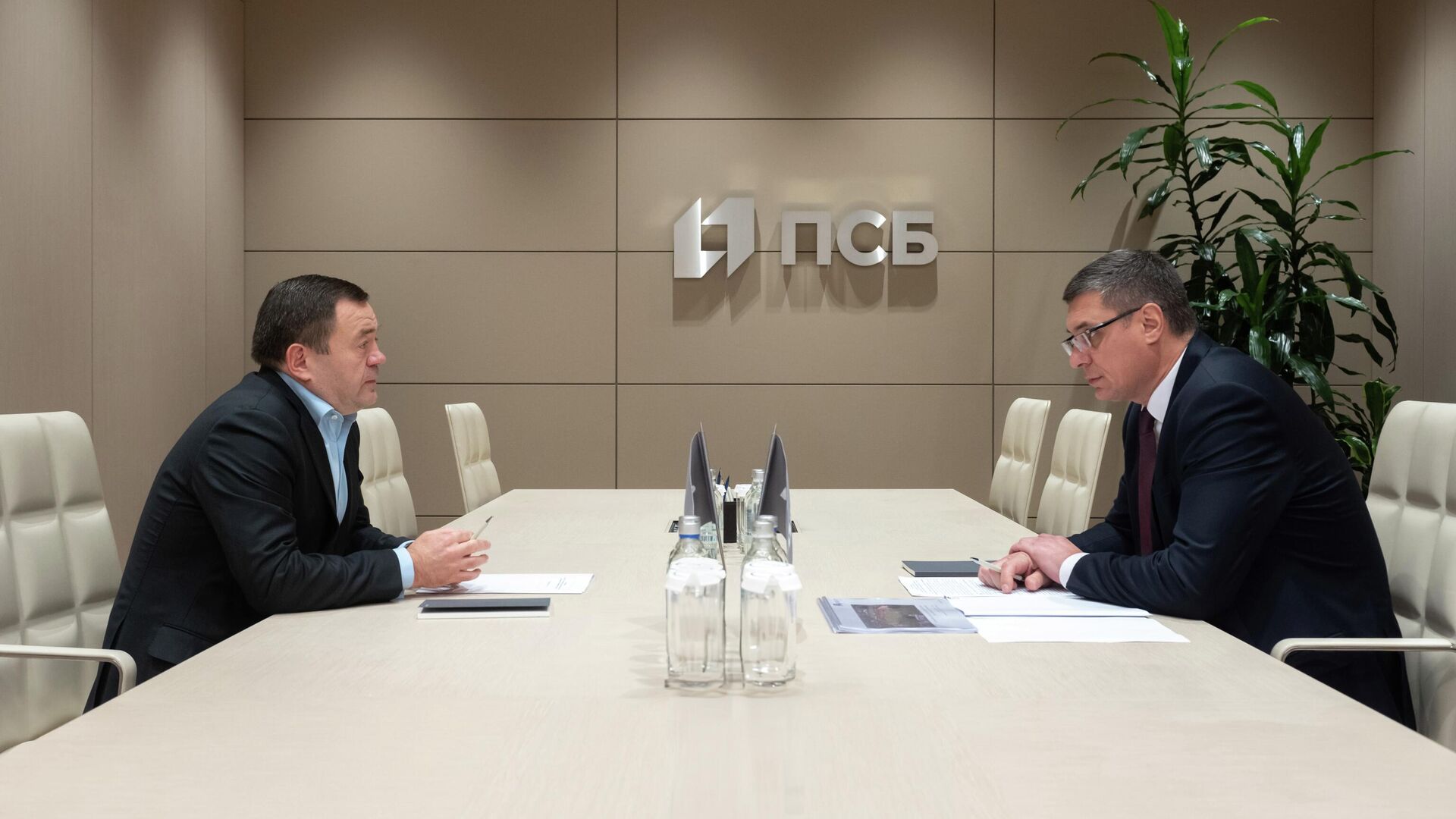 Фрадков и Авдеев обсудили развитие проектов во Владимирской области  - РИА Новости, 1920, 23.10.2025