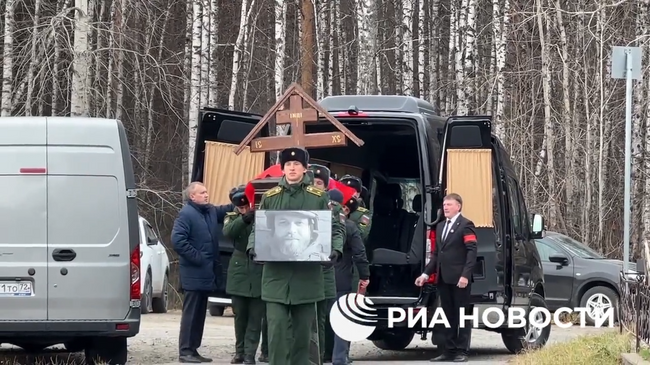 Церемония прощания и похороны Ивана Зуева в Тюмени Церемония прощания и похороны Ивана Зуева в Тюмени