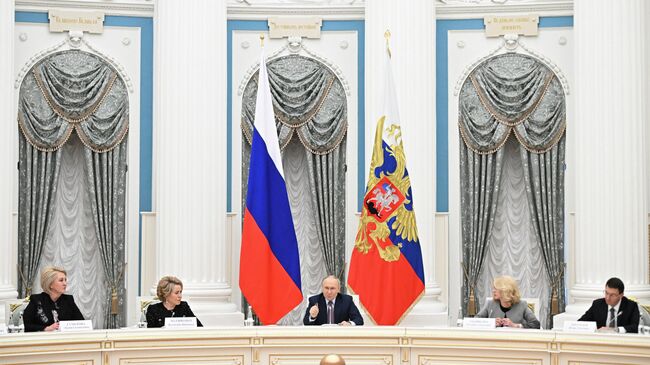 Владимир Путин в четверг проводит первое заседание Совета по реализации государственной демографической и семейной политики