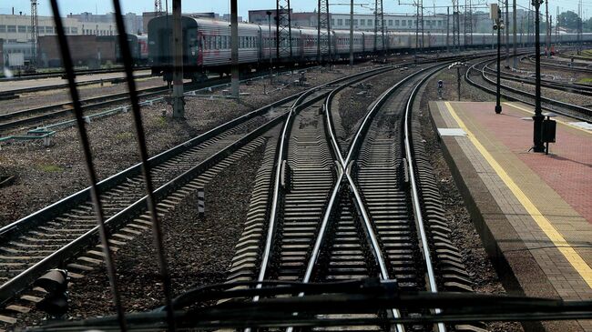 Вид из кабины пассажирского электропоезда