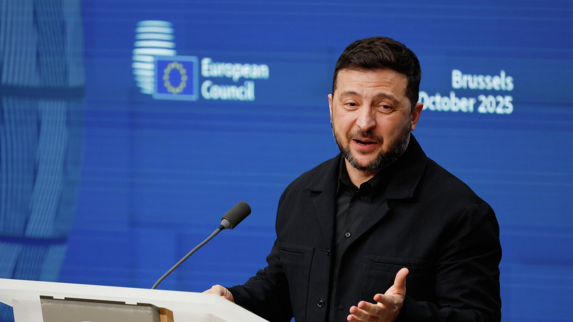 Владимир Зеленский во время на пресс-конференции на саммите ЕС в Брюсселе Владимир Зеленский во время на пресс-конференции на саммите ЕС в Брюсселе - РИА Новости, 1920, 11.11.2025