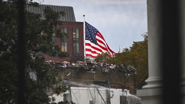 Работы по сносу Восточного крыла Белого дома