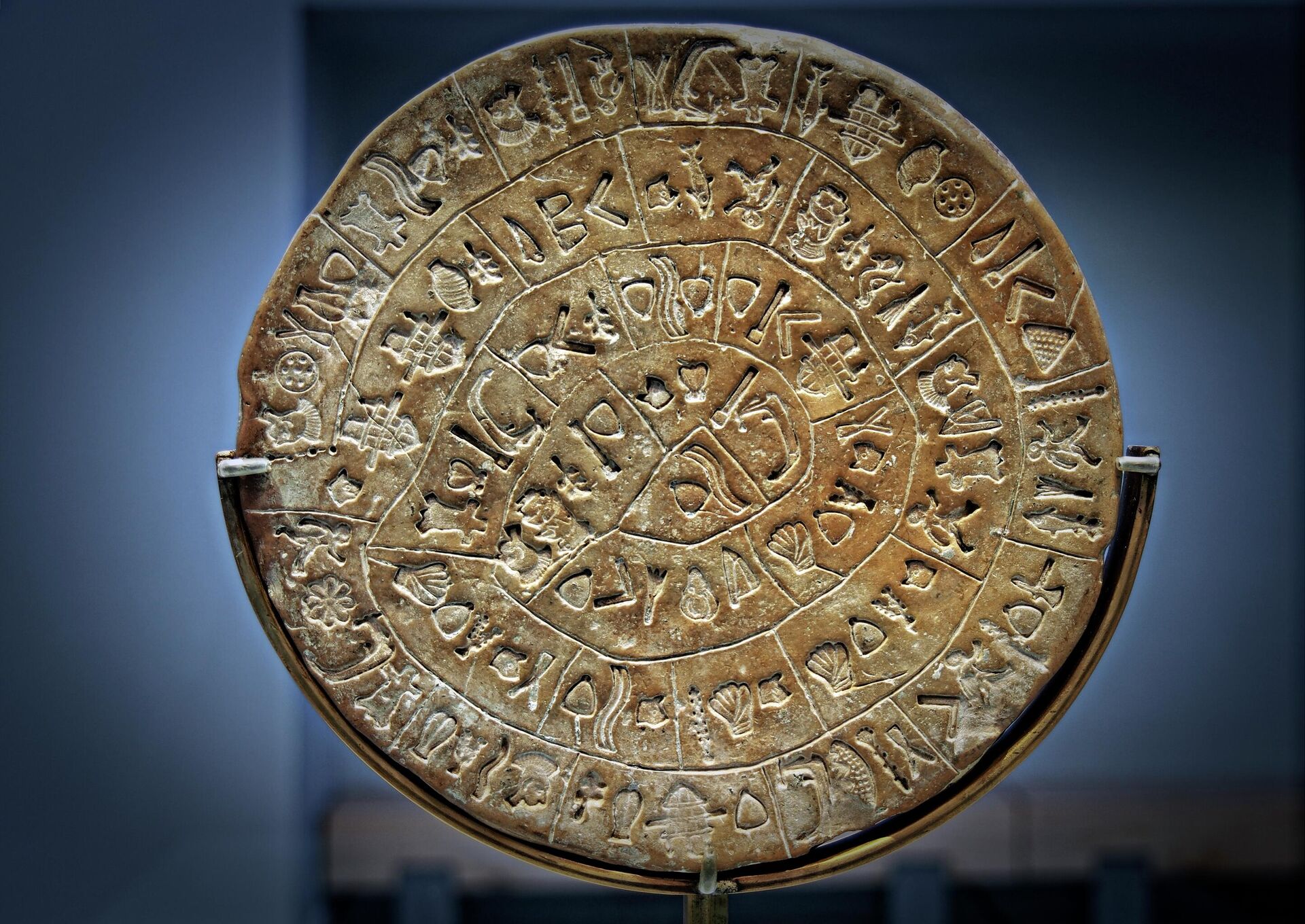 Фестский диск - РИА Новости, 1920, 24.10.2025