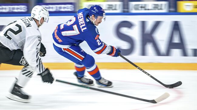 Бреннан Менелл 