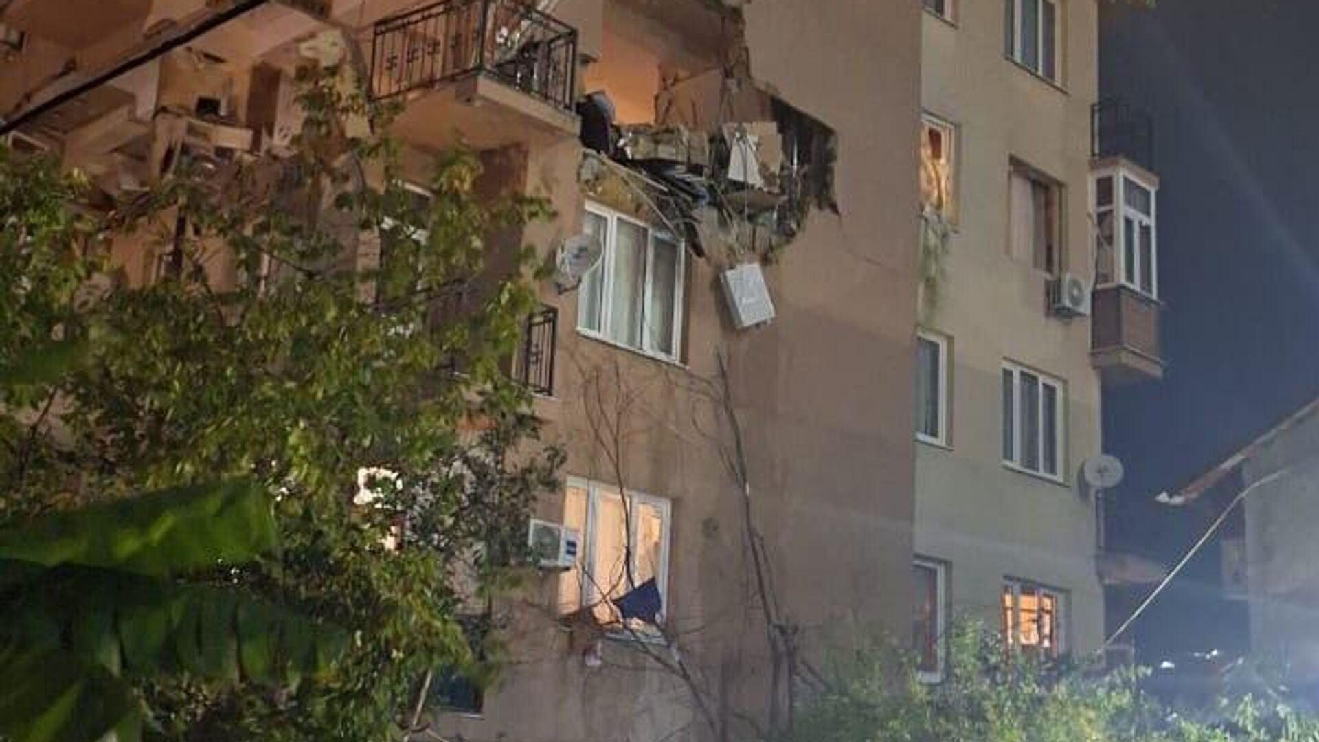 Последствия взрыва бытового газа в многоквартирном доме в Сочи - РИА Новости, 1920, 25.10.2025