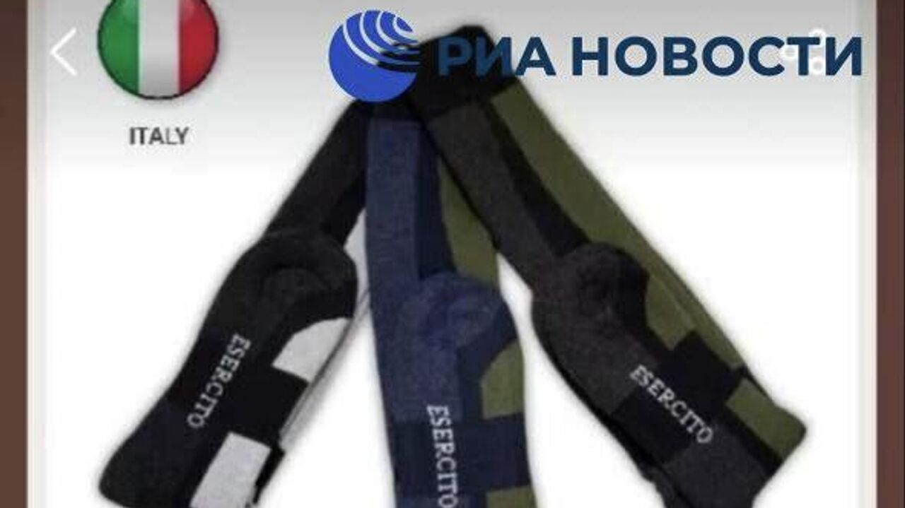 Үстел үстінде жыныстық қатынасқа түскен екі қыз видео