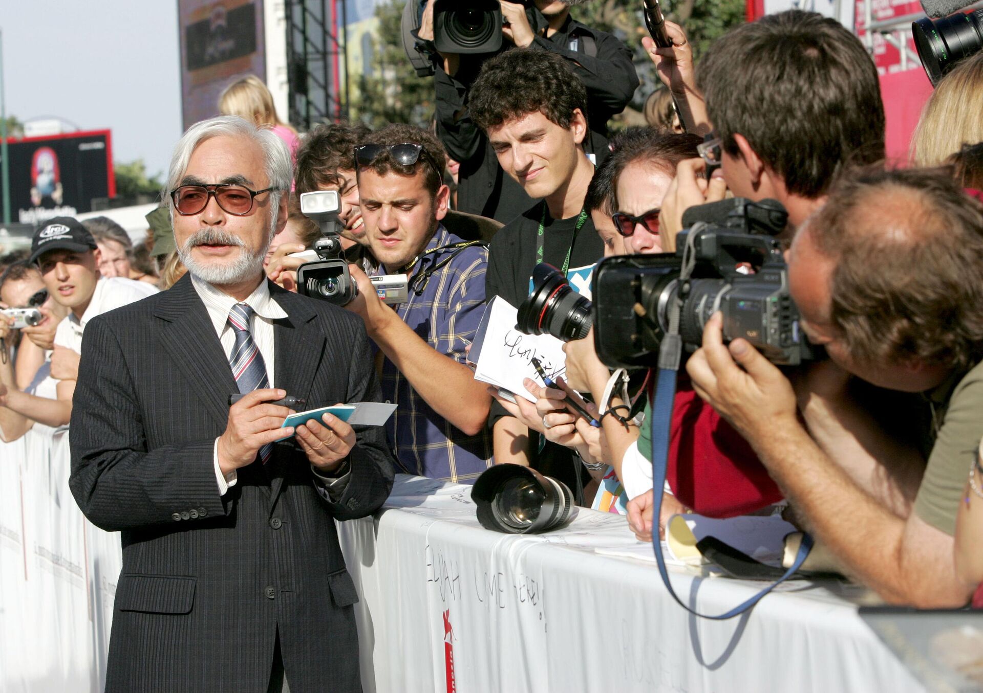 Хаяо Миядзаки во время Венецианского кинофестиваля 2005 года Хаяо Миядзаки во время Венецианского кинофестиваля 2005 года - РИА Новости, 1920, 25.10.2025