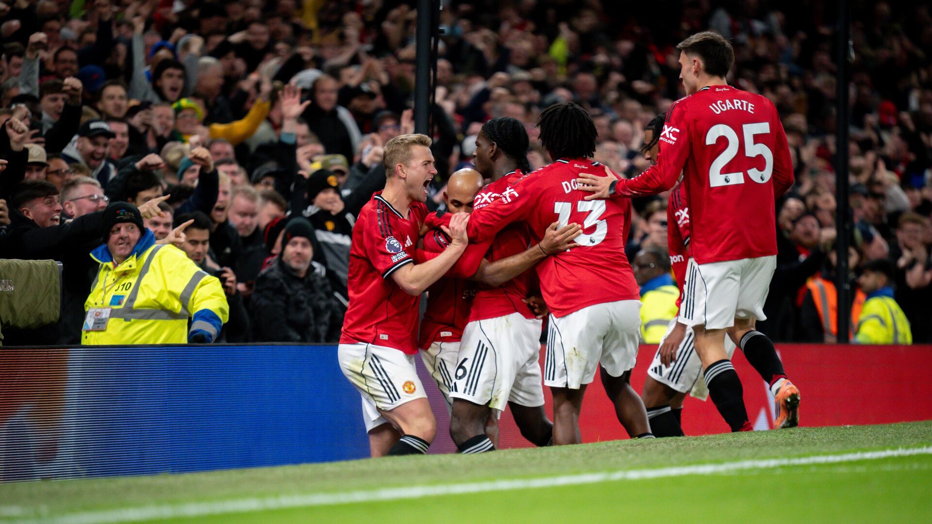 Футболисты МЮ - РИА Новости, 1920, 25.10.2025