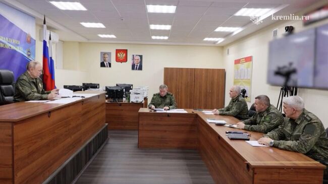 Владимир Путин посетил во время посещения одного из пунктов управления объединенной группировки войск