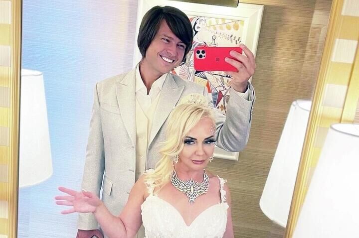 Прохор Шаляпин с Татьяной-Клаудией Дэвис - РИА Новости, 1920, 26.10.2025