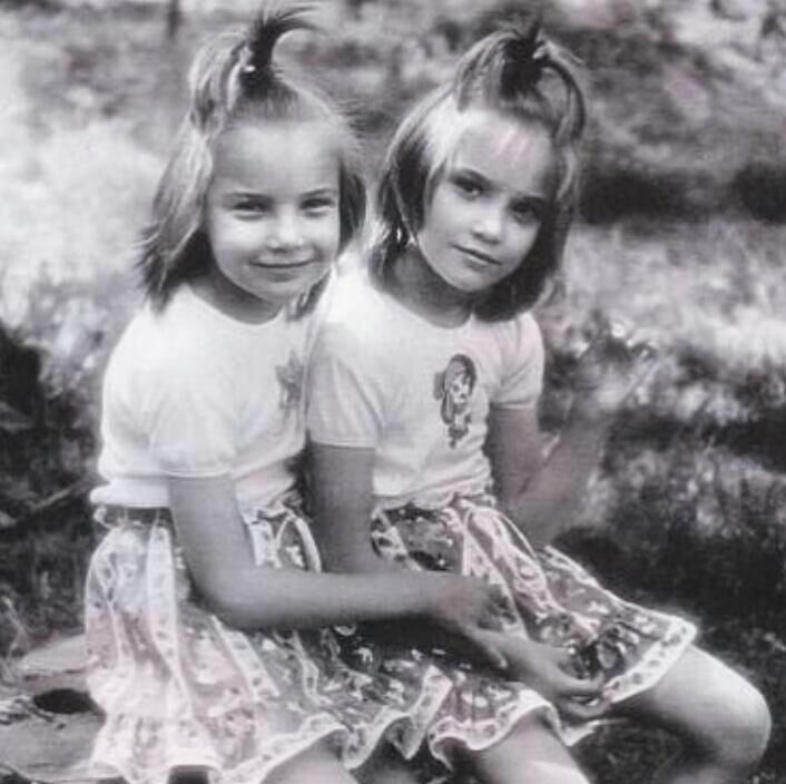 Татьяна Арнтгольц (справа) с сестрой Ольгой - РИА Новости, 1920, 26.10.2025