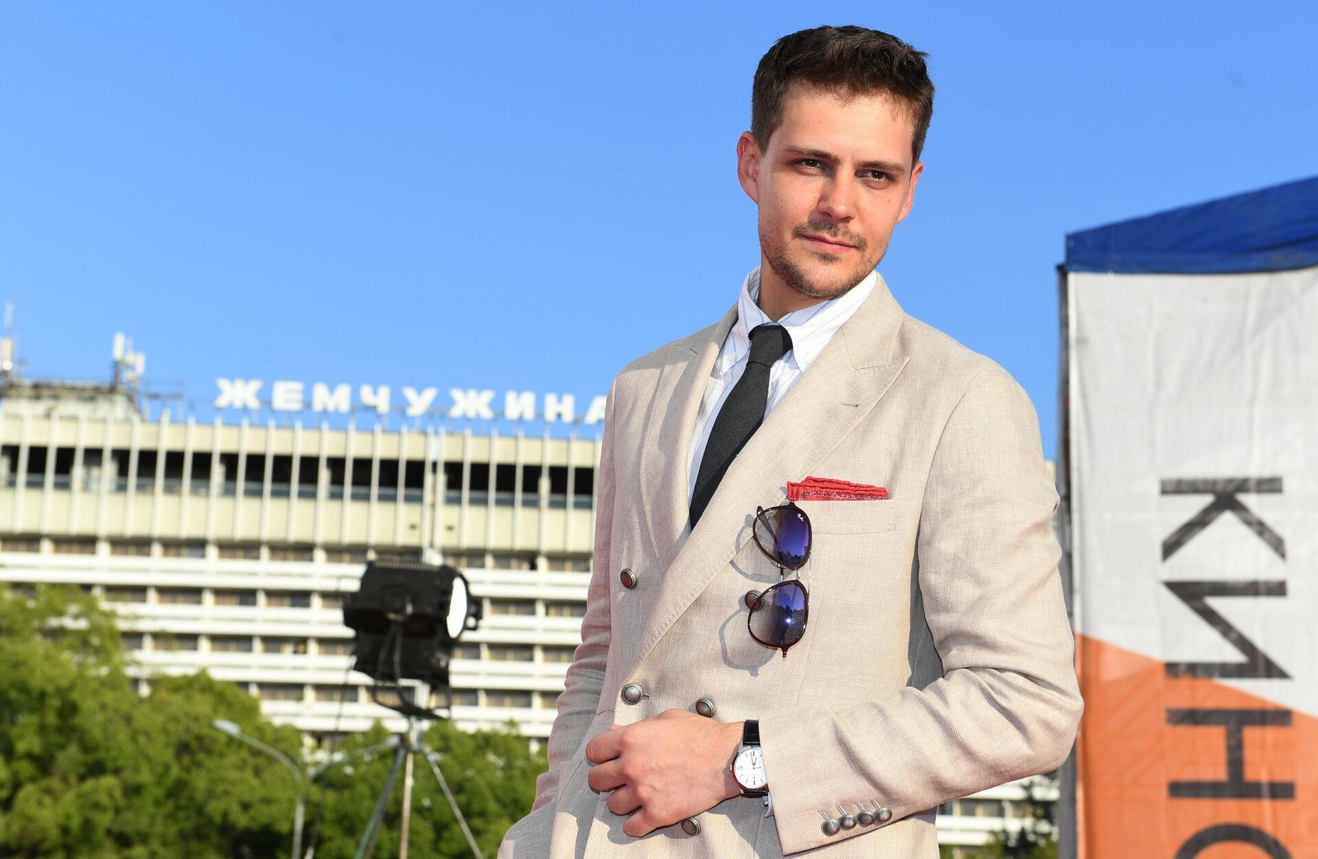 Актёр Милош Бикович на церемонии открытия 29-го российского фестиваля Кинотавр - РИА Новости, 1920, 26.10.2025